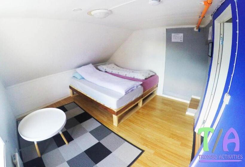스탠다드 룸 공동 욕실, Tromso Activities Hostel