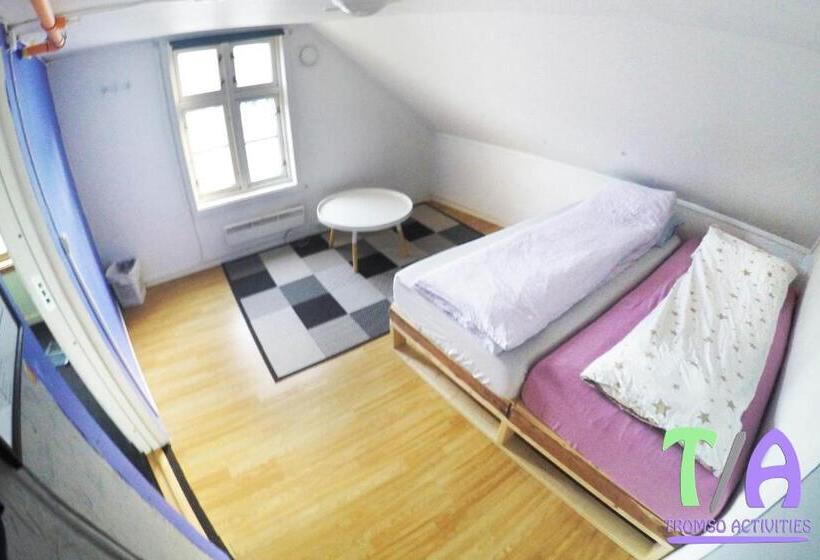 스탠다드 룸 공동 욕실, Tromso Activities Hostel