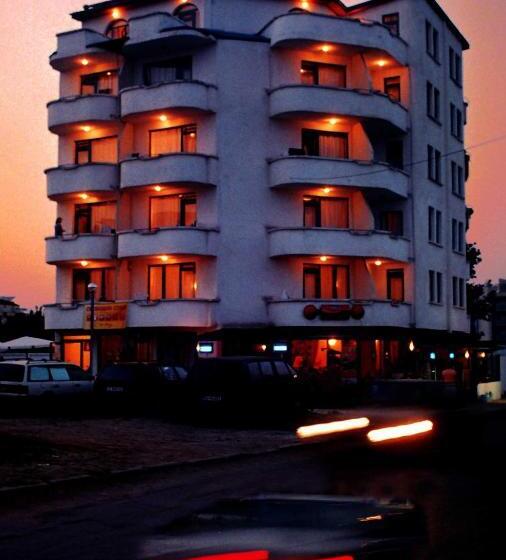 バルコニー付きデラックスルーム, Alba Family Club