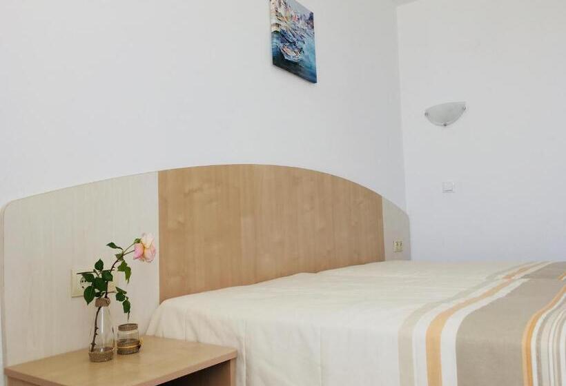 バルコニー付きデラックスルーム, Alba Family Club