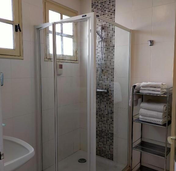 标准三人间, Hôtel Des Biches