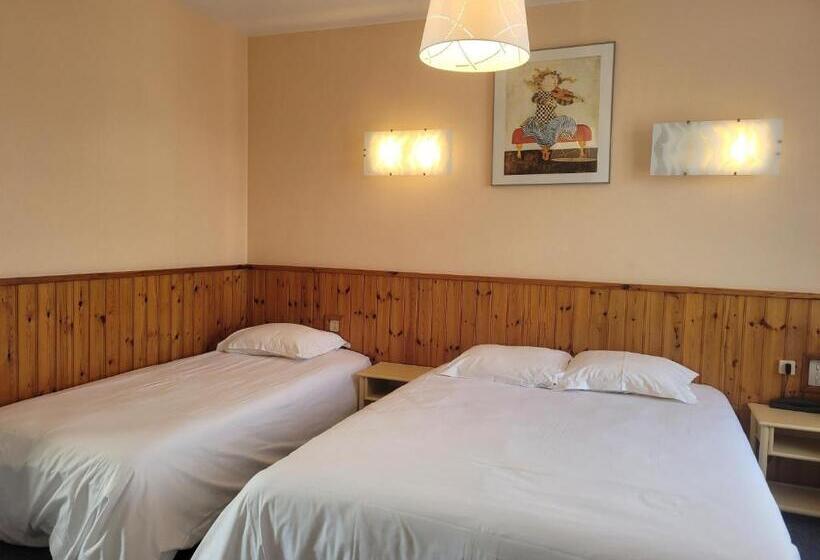 Номер Стандарт Трехместный, Hôtel Des Biches