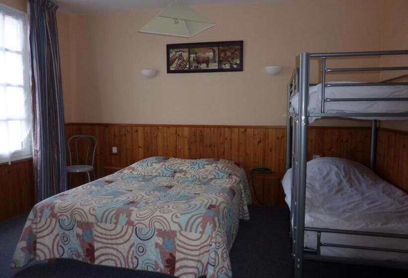 Семейный Номер, Hôtel Des Biches