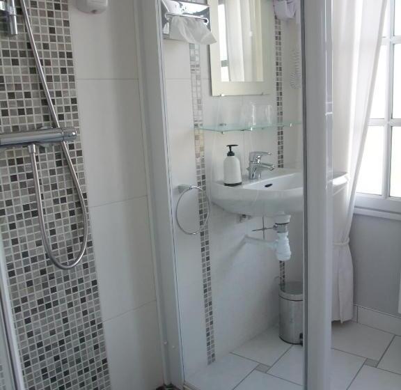 家庭间, Hôtel Des Biches