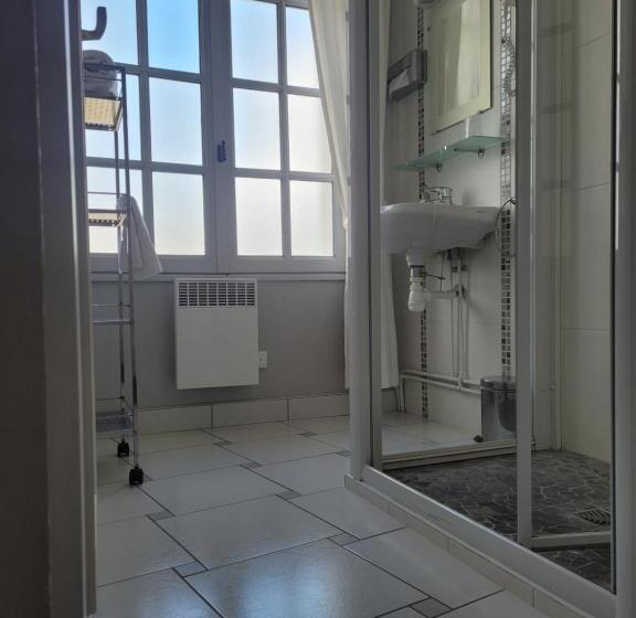 Семейный Номер, Hôtel Des Biches