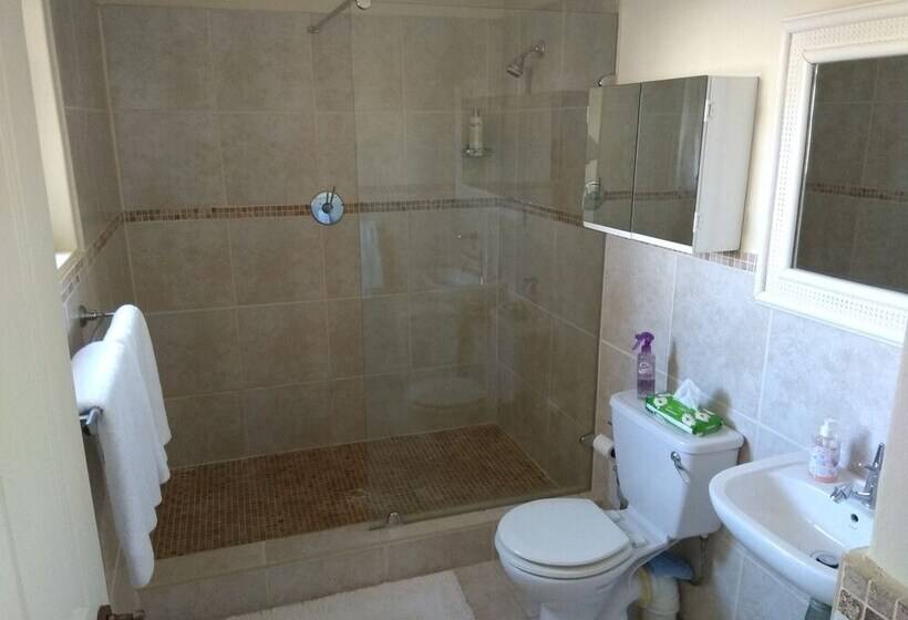 اتاق لوکس با چشمانداز دریاچه, Lagoon Edge