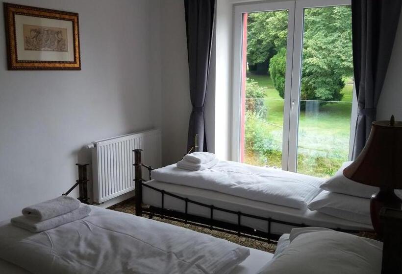 スタンダード４人部屋, Bouczech