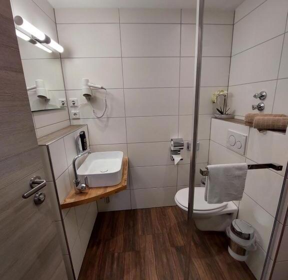 이코노미 룸, Landgasthof Mörsbergei