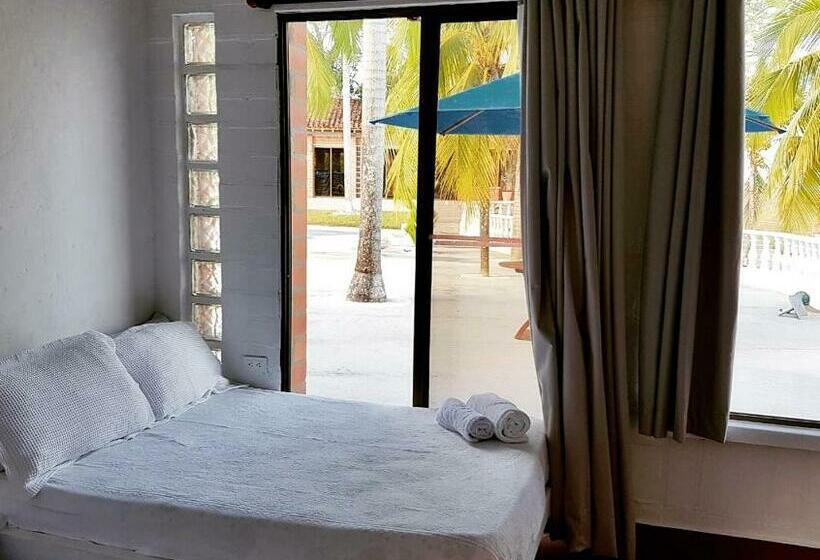 标准三人间, La Manola Finca