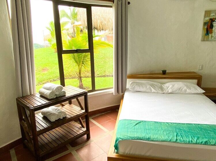 标准三人间, La Manola Finca