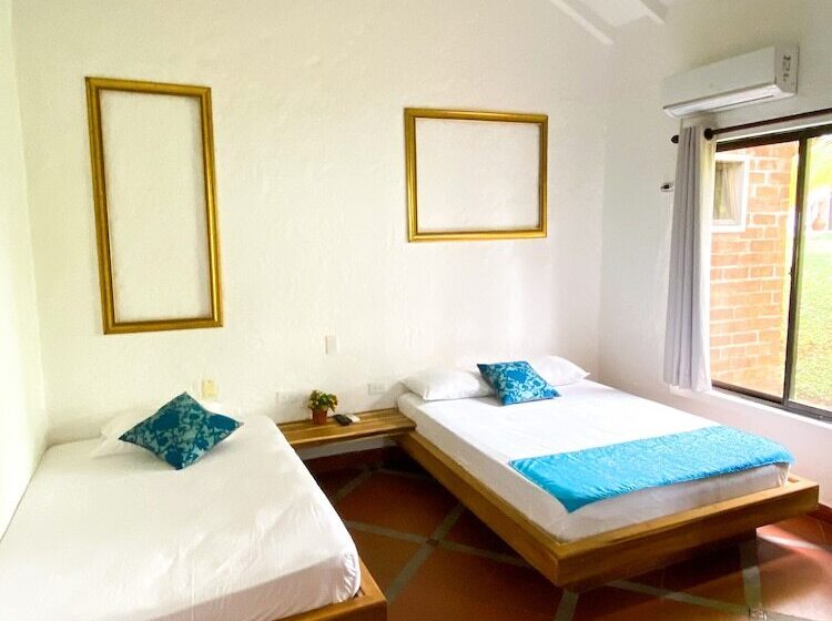 标准三人间, La Manola Finca