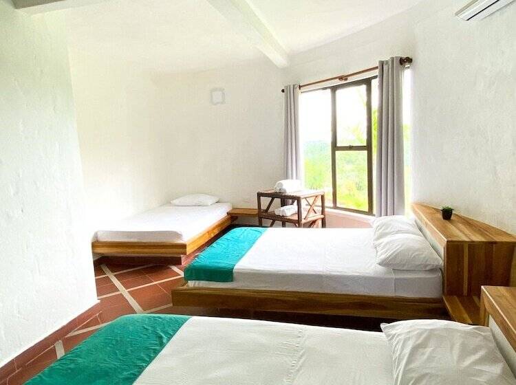 标准三人间, La Manola Finca