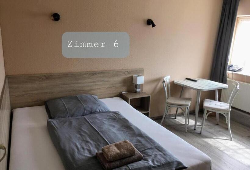 スタンダードシングルルーム, Anno Brechtorf