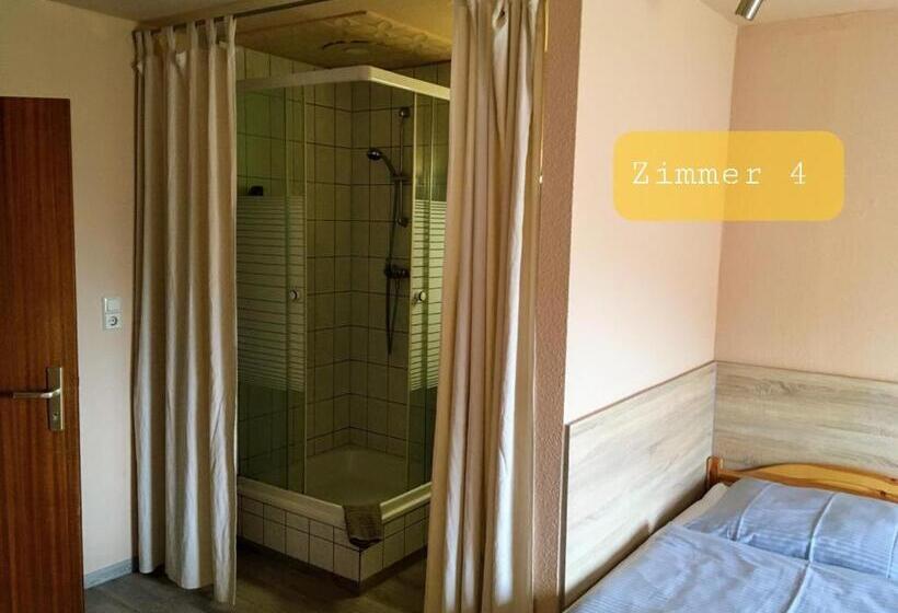 スタンダードトリプルルーム, Anno Brechtorf