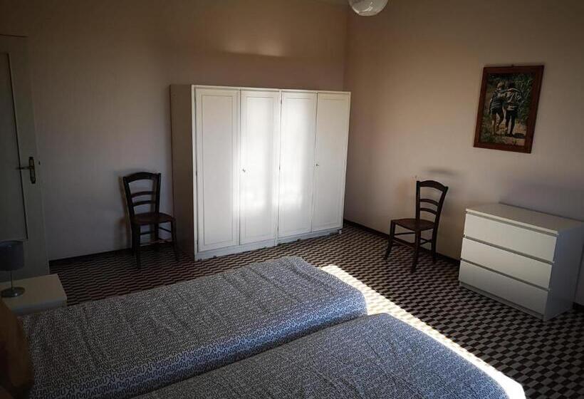 غرفة قياسية فردية, B&b De Carol