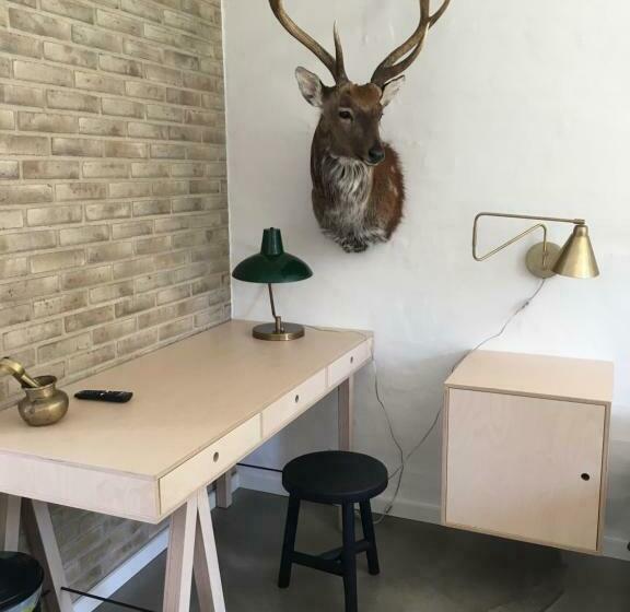 חדר סטנדרט לארבעה, Hedegaarden