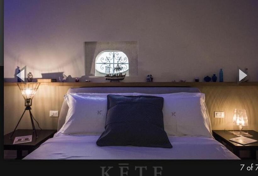 سوئیت با بالکن, Kete Deluxe Rooms
