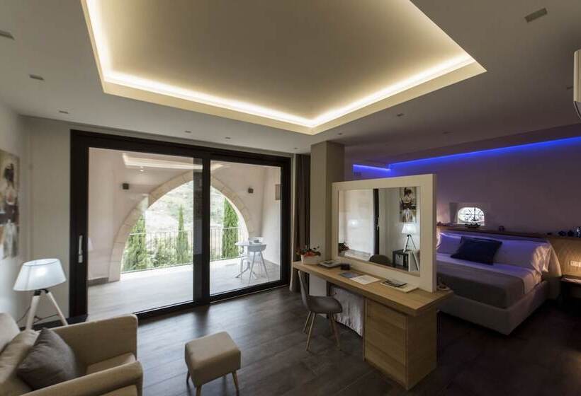 سوئیت با بالکن, Kete Deluxe Rooms