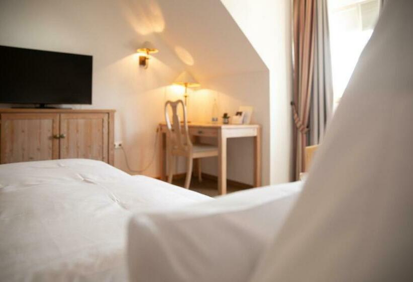 חדר סטנדרט עם מרפסת, Restaurant Krone