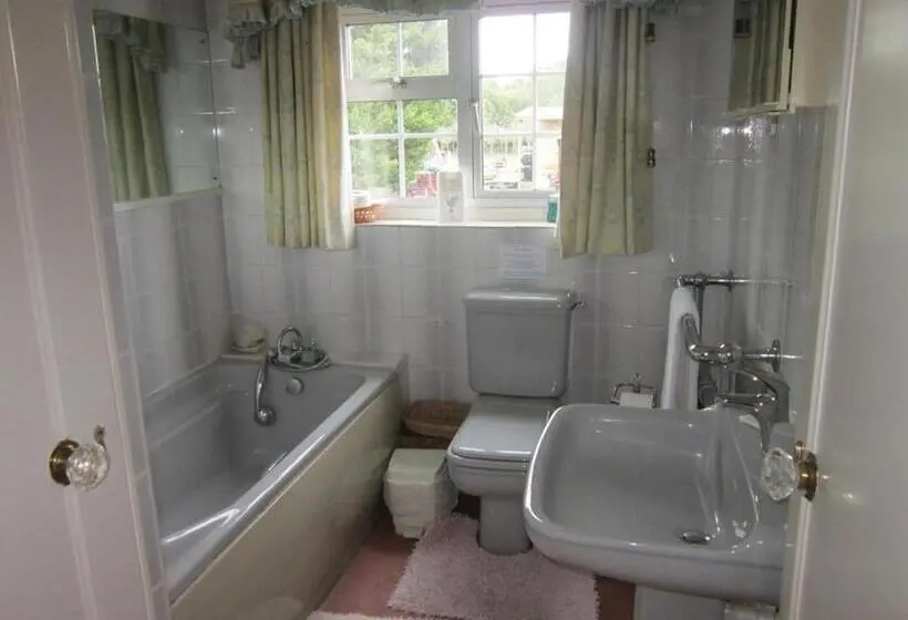 ガーデンビュースタンダードルーム, Newmans Hall Bed & Breakfast