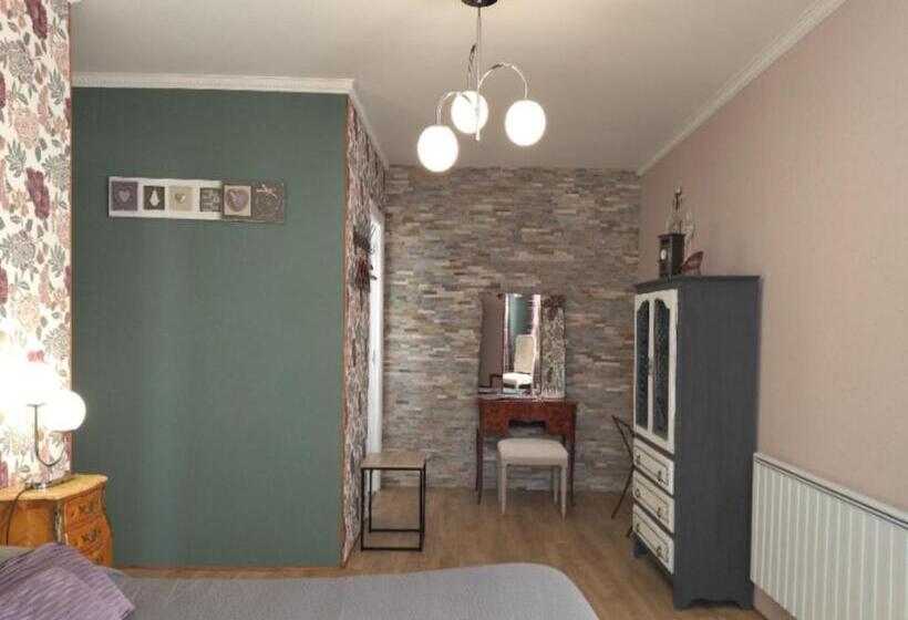 家庭间, La Maison De La Fontaine, Le Beny Bocage