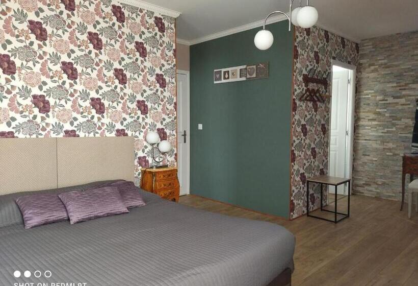 家庭间, La Maison De La Fontaine, Le Beny Bocage