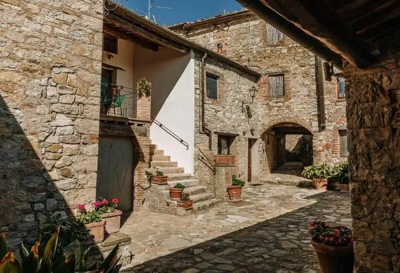 庭の見える１ベッドルームアパートメント, Borgo Villa A Sesta