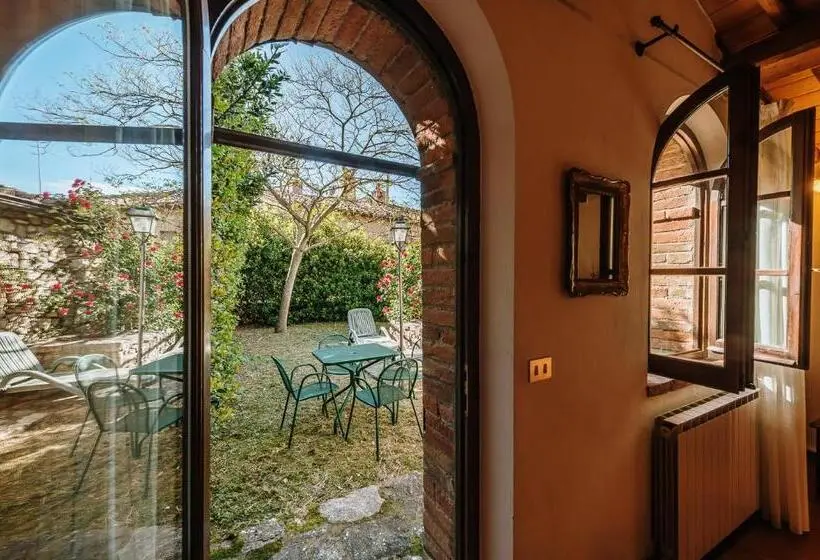 庭の見える１ベッドルームアパートメント, Borgo Villa A Sesta