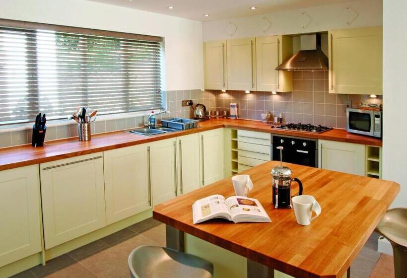 2间卧室的房子, The Valley