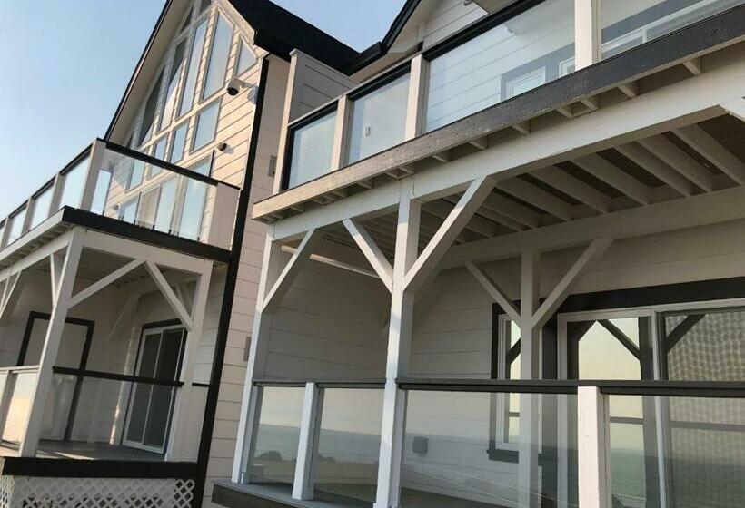 オーシャンビューデラックススイート, The Castle Inn Of The Lost Coast