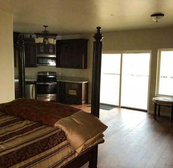 바다 전망 스위트, The Castle Inn Of The Lost Coast