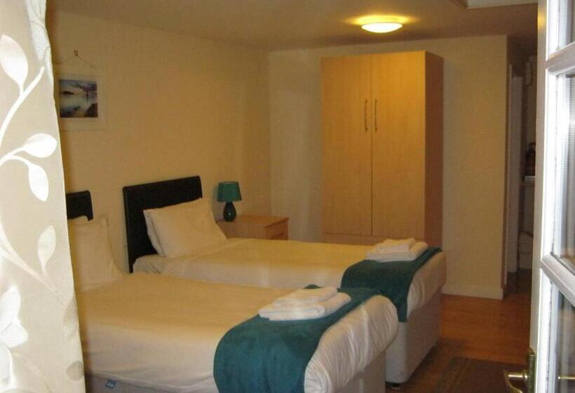 스탠다드 룸, The Ship Inn