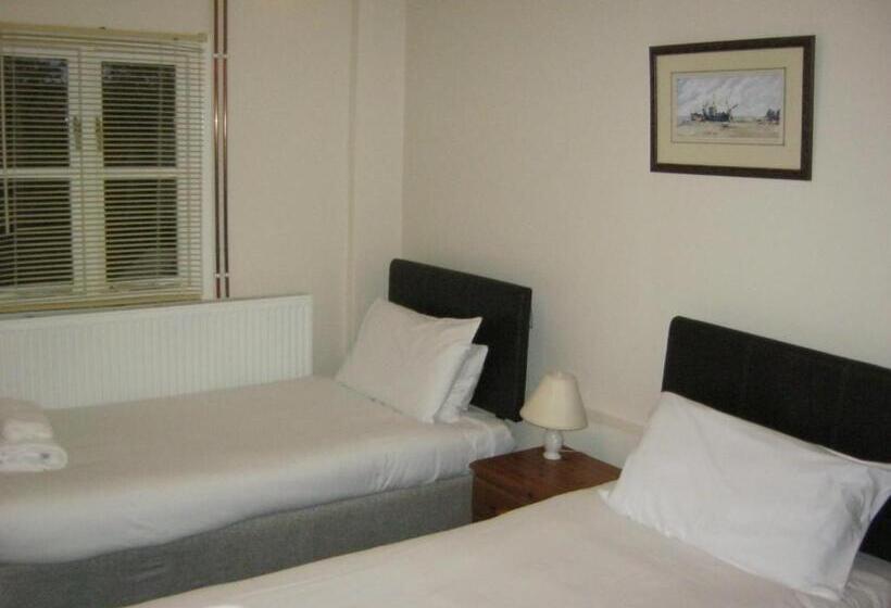 스탠다드 룸, The Ship Inn