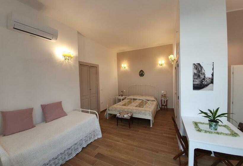 豪华三人间, B&b L Officina Dei Sogni