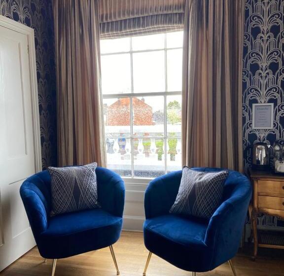 غرفة قياسية مزوَّدة بشُرفة, Dunedin Country House