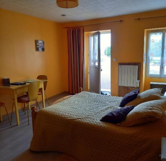 Четырехместный Номер Стандарт, Le Logis Du Livier