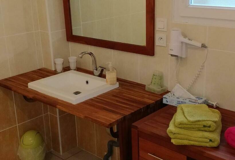 Номер Стандарт, Le Logis Du Livier