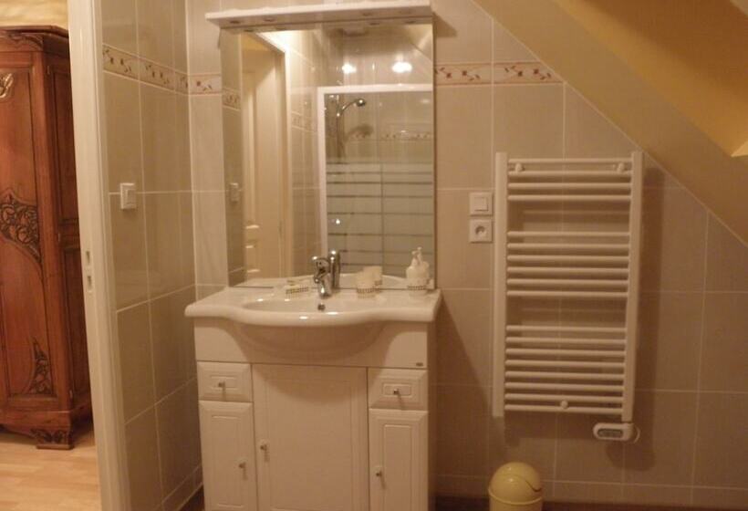 Номер Стандарт, Le Logis Du Livier