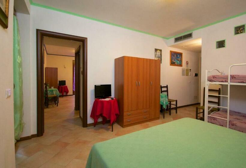 스탠다드 룸, Madonna Del Carmine