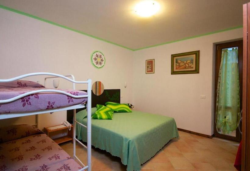 스탠다드 룸, Madonna Del Carmine