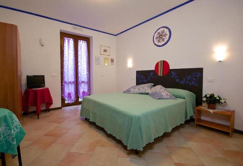 스탠다드 룸, Madonna Del Carmine