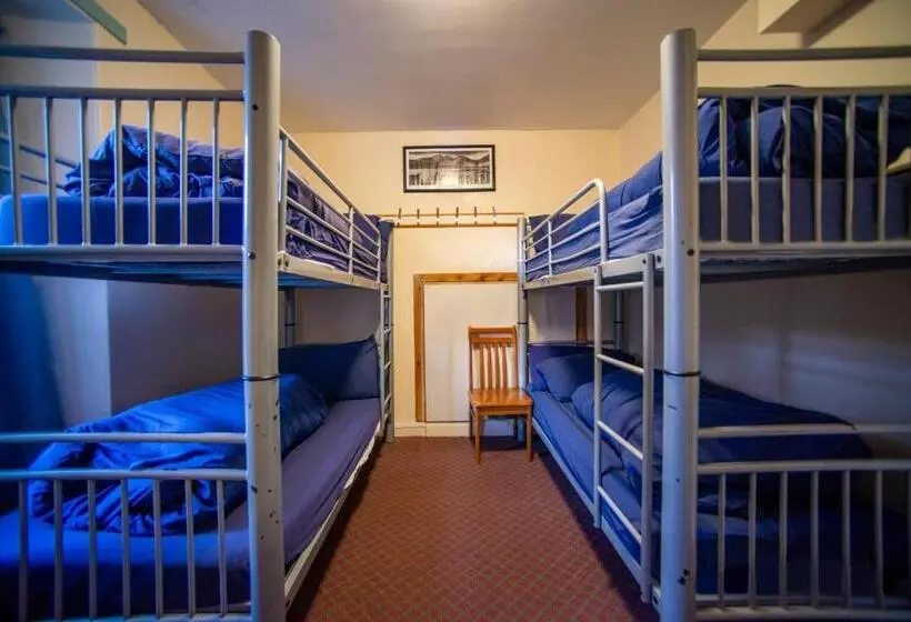 ルームシェアのワンベッド, Broadford Youth Hostel