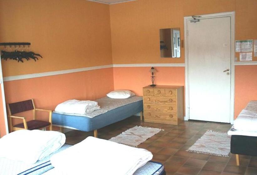 חדר סטנדרטי לארבעה עם חדר אמבטיה משותף, Fegens Vandrarhem