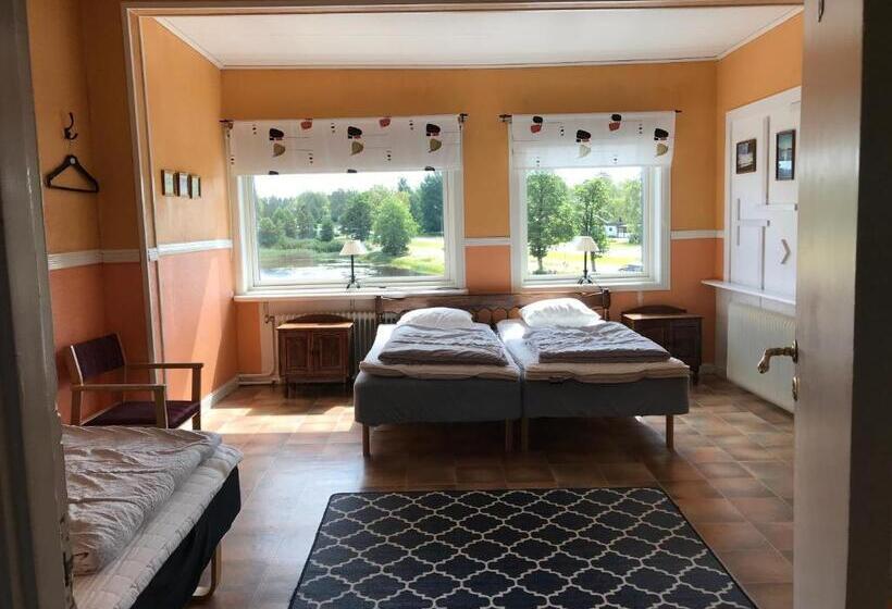 חדר סטנדרטי לארבעה עם חדר אמבטיה משותף, Fegens Vandrarhem