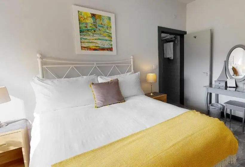 デラックスルーム, Finkle Green B & B