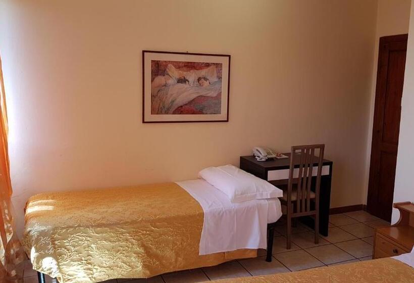 Номер Стандарт Трехместный, Amelia