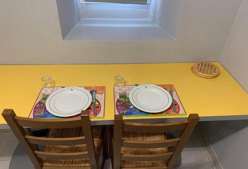 １階の１ベッドルームアパートメント, Auberge Saint Fergeux