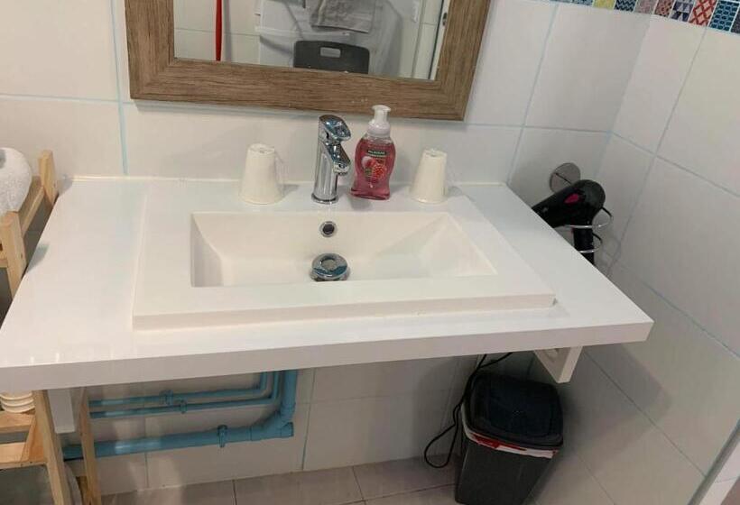 １階の１ベッドルームアパートメント, Auberge Saint Fergeux