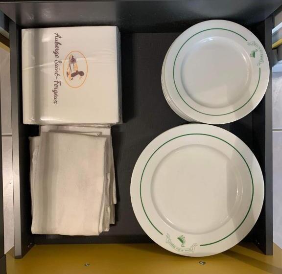 １階の１ベッドルームアパートメント, Auberge Saint Fergeux