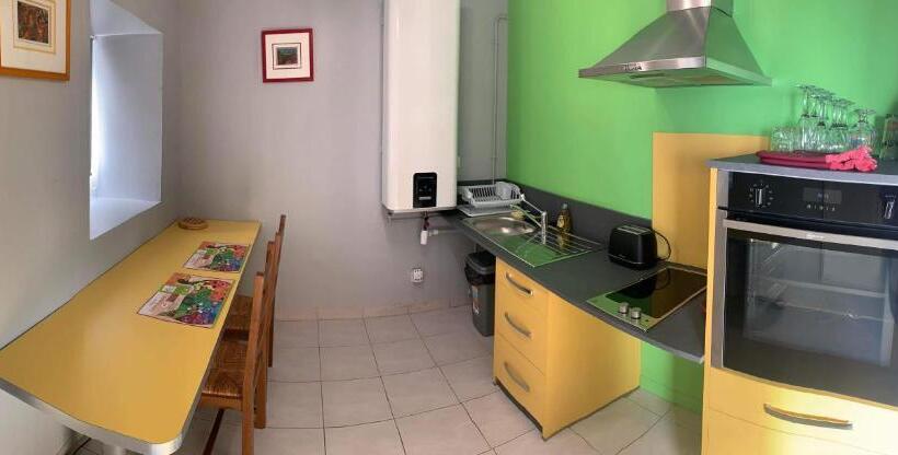 １階の１ベッドルームアパートメント, Auberge Saint Fergeux